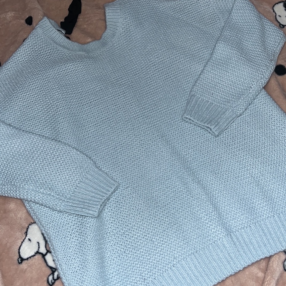 - Forever21 pull over sweater size medium